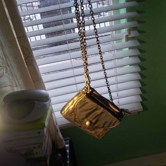Charlotte Russe small crossbody metallic gold bag - Picture 6 of 6